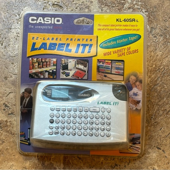 NWT~CASIO EZ-Label Printer KL-60SR-L Includes Starter Tape - Picture 1 of 5